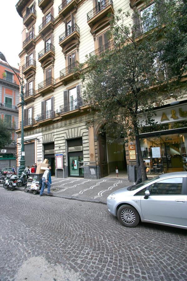 Al Centro E Meglio B&B Neapel Exterior foto